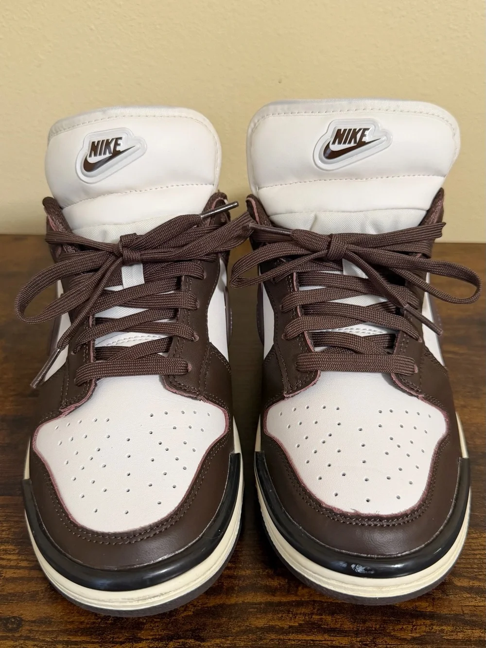 Nike Womens Dunk Low Sneakers - White / Dark Brown - size 9.5
